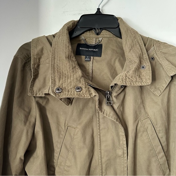 Banana Republic Military Park in Olive Green - Picture 5 of 16